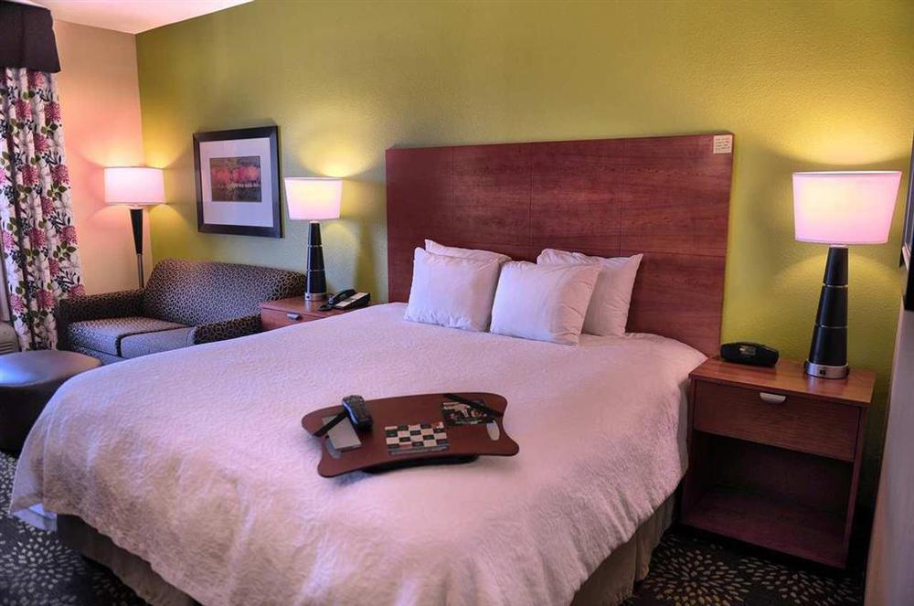 Hampton Inn & Suites Гарлінґен Номер фото